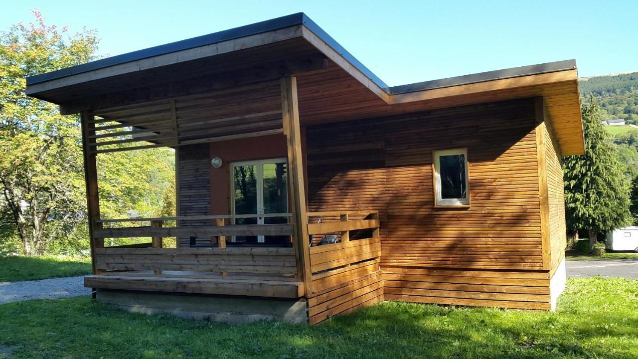 Camping Les Vernieres La Bourboule Sancy 外观 照片