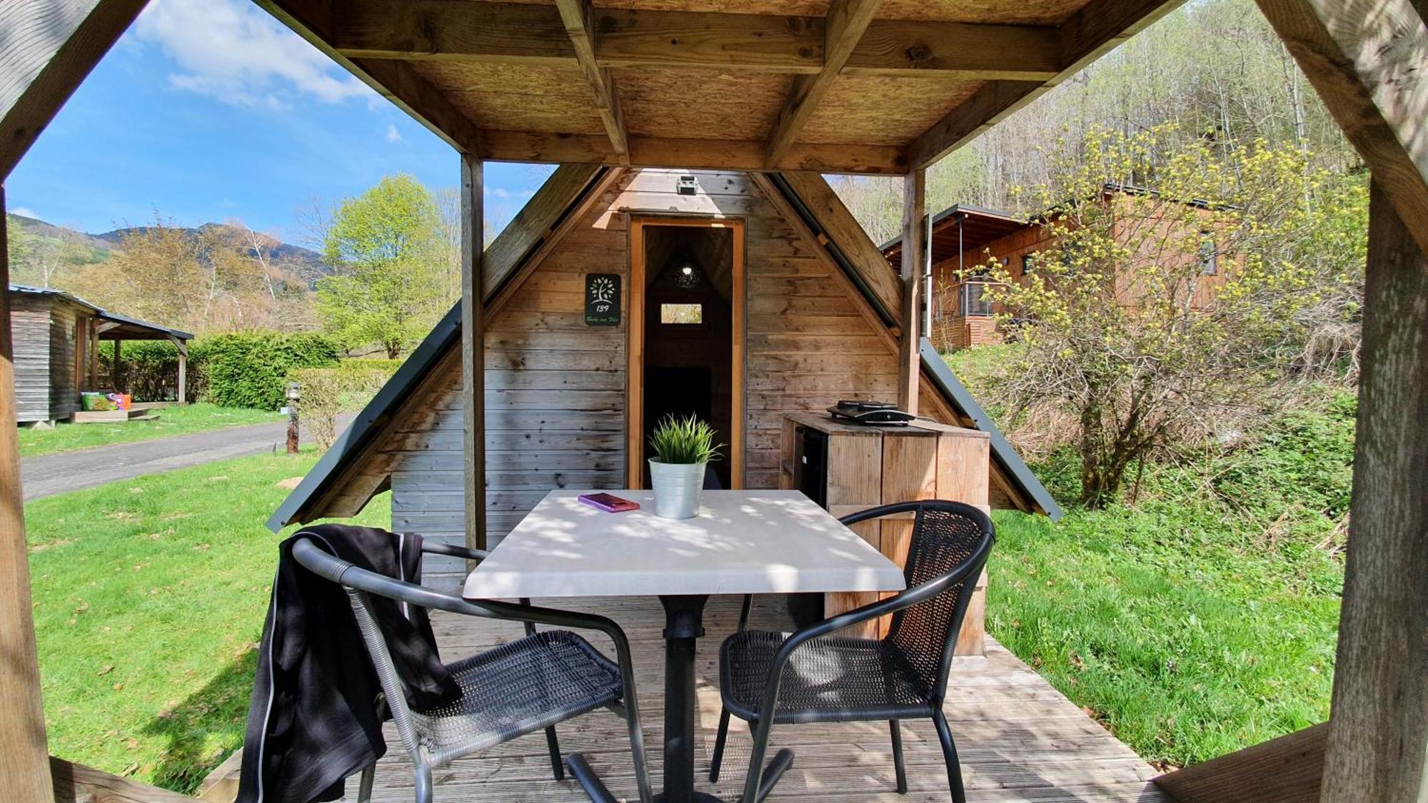 Camping Les Vernieres La Bourboule Sancy 外观 照片