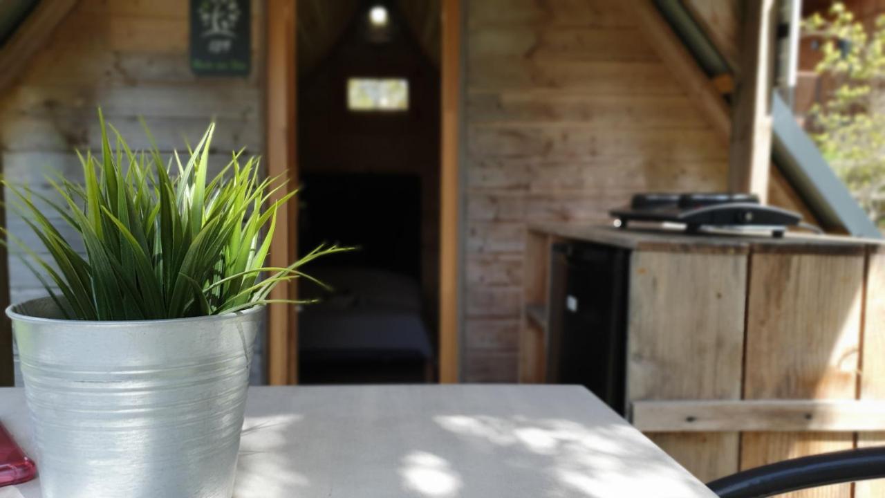 Camping Les Vernieres La Bourboule Sancy 外观 照片