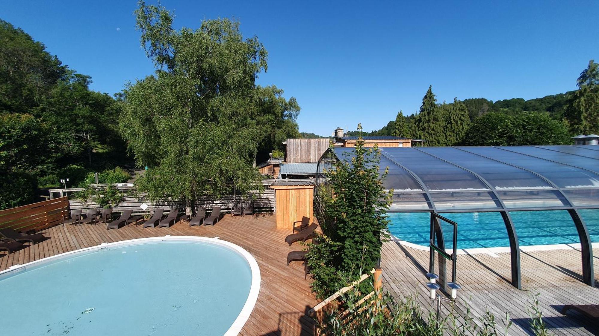 Camping Les Vernieres La Bourboule Sancy 外观 照片