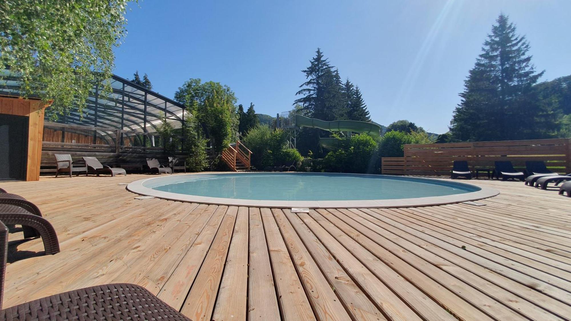 Camping Les Vernieres La Bourboule Sancy 外观 照片